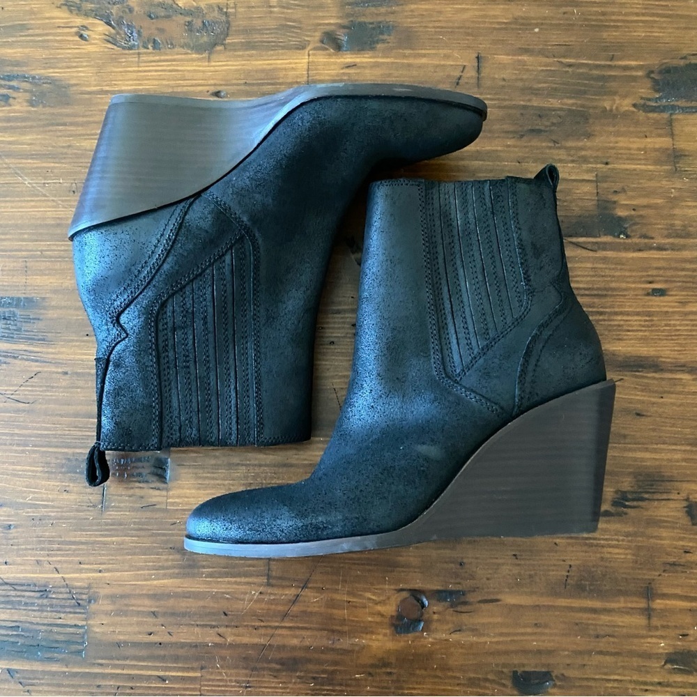 Lucky Brand Women's Wilano Wedge Booties Dark Black Leather Chelsea US 9 EU 40 - Picture 4 of 13